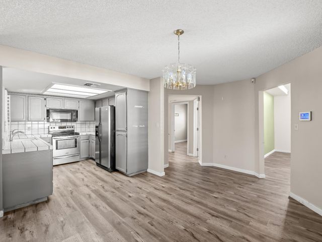 5109 W Menlo Avenue, Fresno, CA 93722