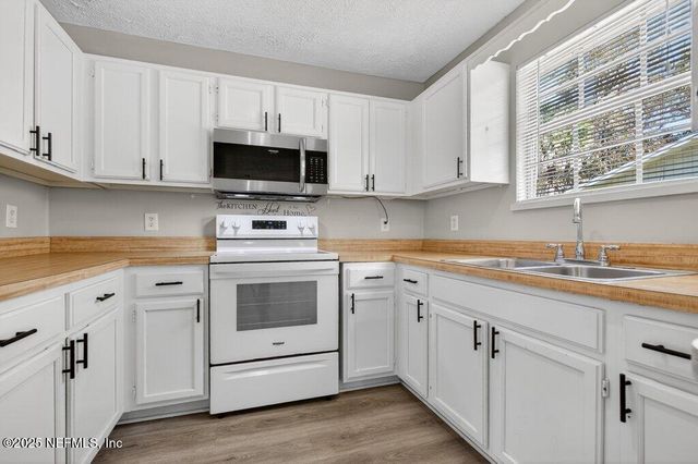 1131 PANGOLA Drive, Jacksonville, FL 32205