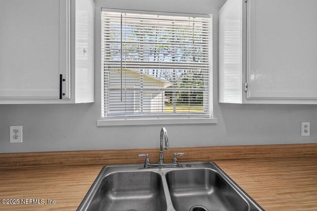 1131 PANGOLA Drive, Jacksonville, FL 32205