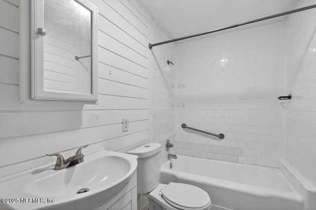 1131 PANGOLA Drive, Jacksonville, FL 32205