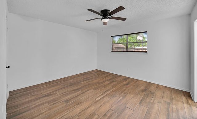 216 Texas Avenue, Hewitt, TX 76643