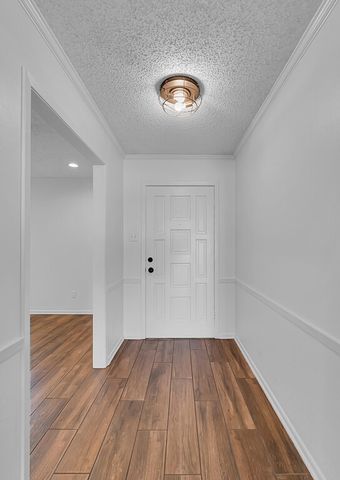 216 Texas Avenue, Hewitt, TX 76643
