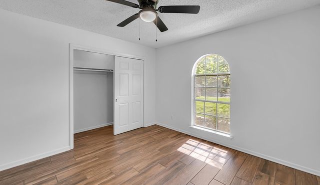216 Texas Avenue, Hewitt, TX 76643
