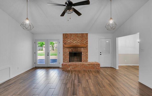 216 Texas Avenue, Hewitt, TX 76643