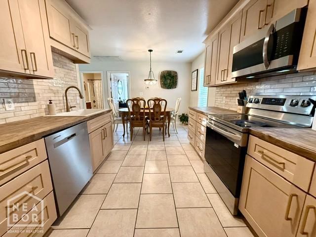 389 County Road 313, Jonesboro, AR 72401