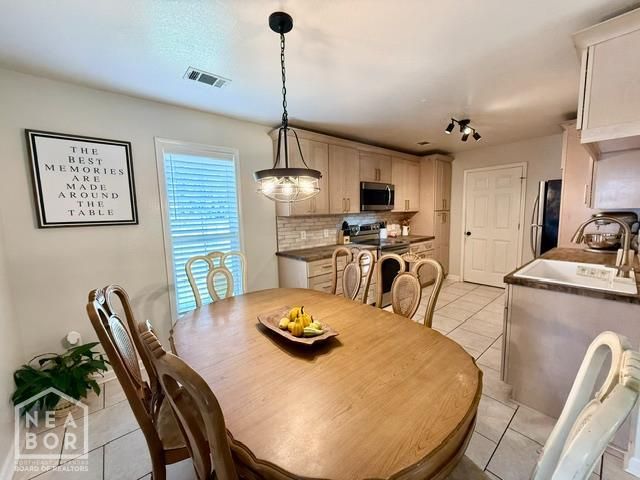 389 County Road 313, Jonesboro, AR 72401
