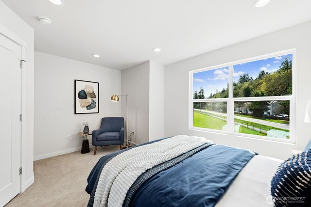 749 7th Avenue NW, Issaquah, WA 98027