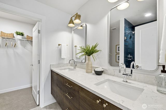 749 7th Avenue NW, Issaquah, WA 98027
