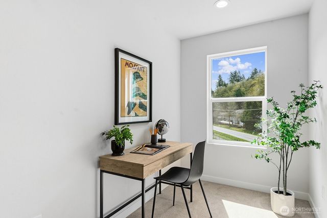 749 7th Avenue NW, Issaquah, WA 98027