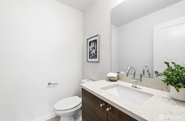 749 7th Avenue NW, Issaquah, WA 98027