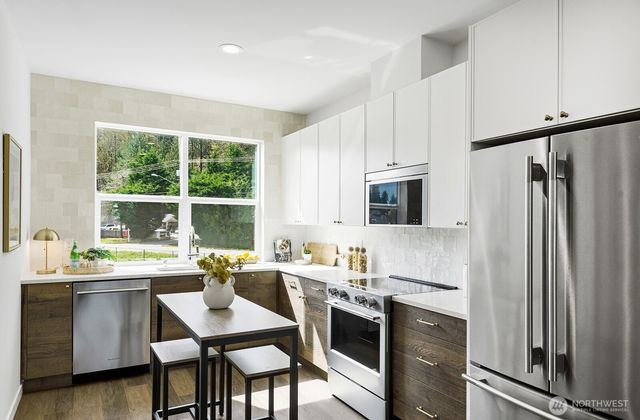 749 7th Avenue NW, Issaquah, WA 98027