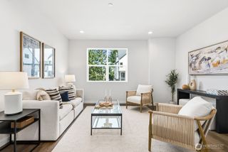 749 7th Avenue NW, Issaquah, WA 98027