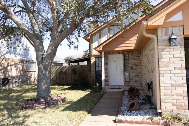 8423 Grand Knolls Drive, Houston, TX 77083