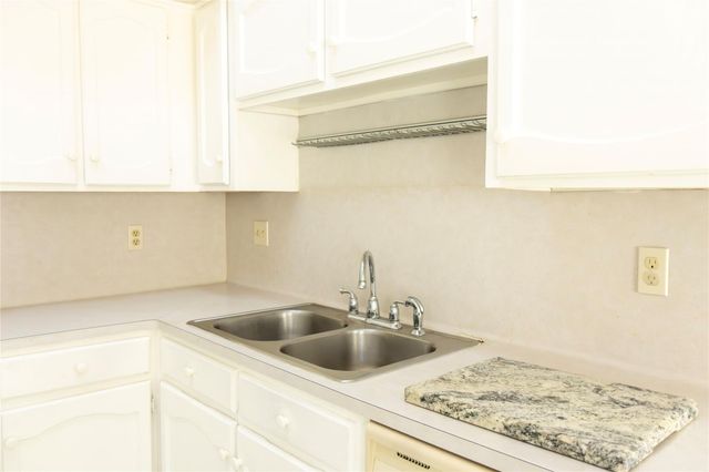 8423 Grand Knolls Drive, Houston, TX 77083