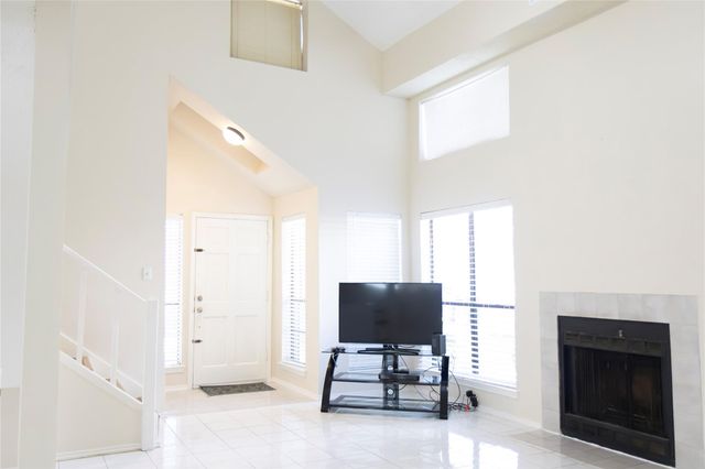 8423 Grand Knolls Drive, Houston, TX 77083