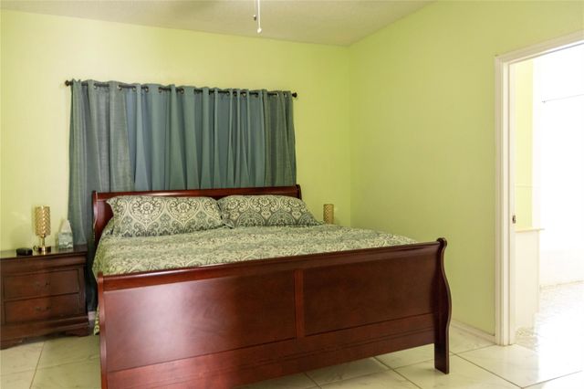 8423 Grand Knolls Drive, Houston, TX 77083