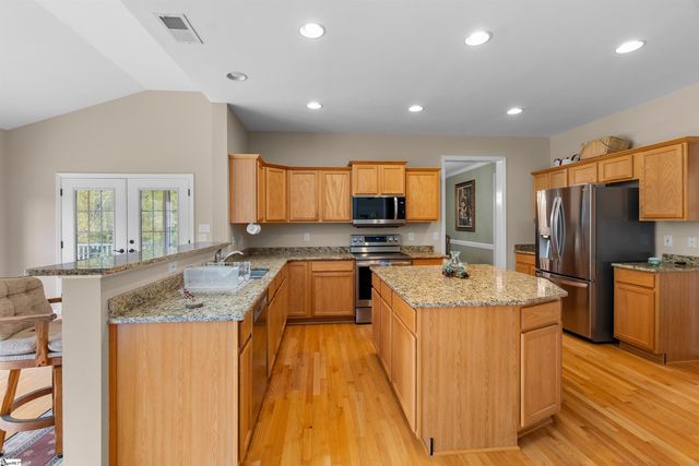 17 Alamosa Court, Simpsonville, SC 29681