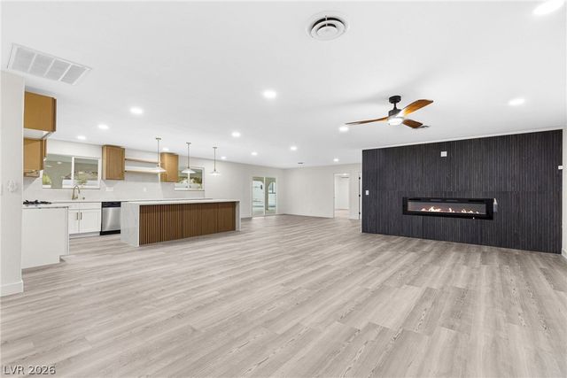271 East Middleton Drive, Henderson, NV 89015