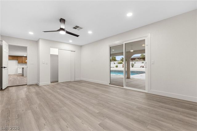 271 East Middleton Drive, Henderson, NV 89015