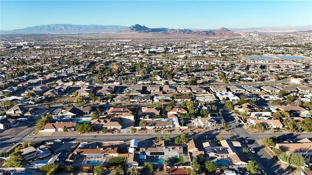 271 East Middleton Drive, Henderson, NV 89015