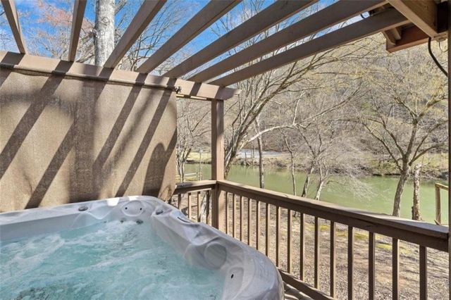 133 Muller Lane, Ellijay, GA 30540