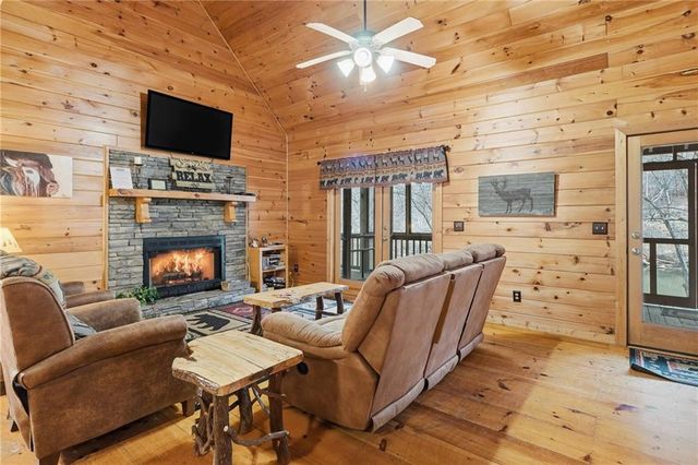 133 Muller Lane, Ellijay, GA 30540