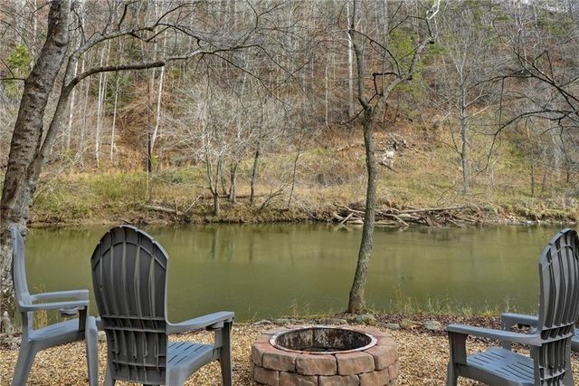 133 Muller Lane, Ellijay, GA 30540