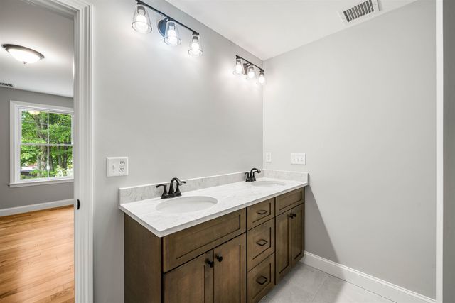 5 Daniel Street, Somersworth, NH 03878