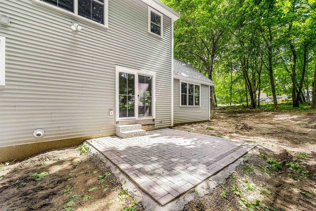 5 Daniel Street, Somersworth, NH 03878