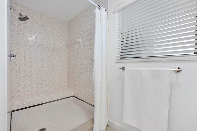 9717 N New River Canal Road 409, Plantation, FL 33324