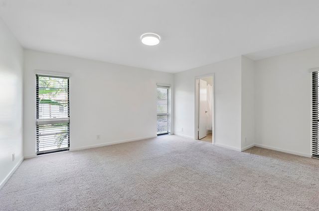 9717 N New River Canal Road 409, Plantation, FL 33324