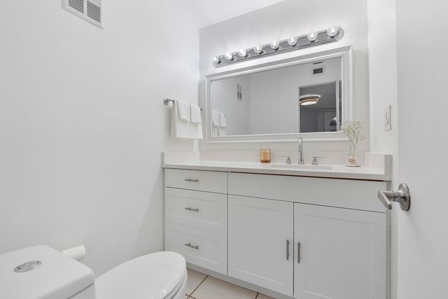 9717 N New River Canal Road 409, Plantation, FL 33324