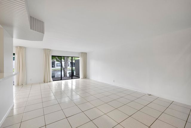 9717 N New River Canal Road 409, Plantation, FL 33324