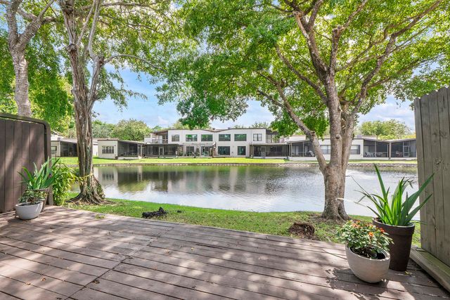 9717 N New River Canal Road 409, Plantation, FL 33324