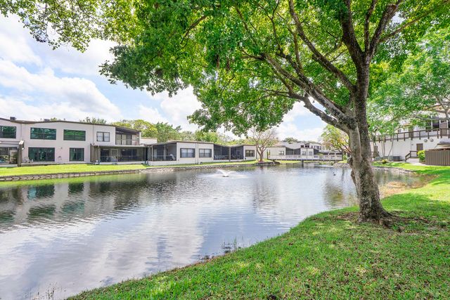 9717 N New River Canal Road 409, Plantation, FL 33324