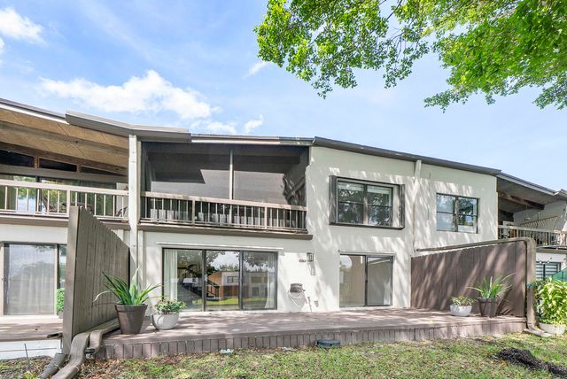 9717 N New River Canal Road 409, Plantation, FL 33324