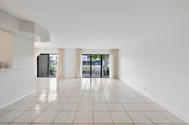9717 N New River Canal Road 409, Plantation, FL 33324