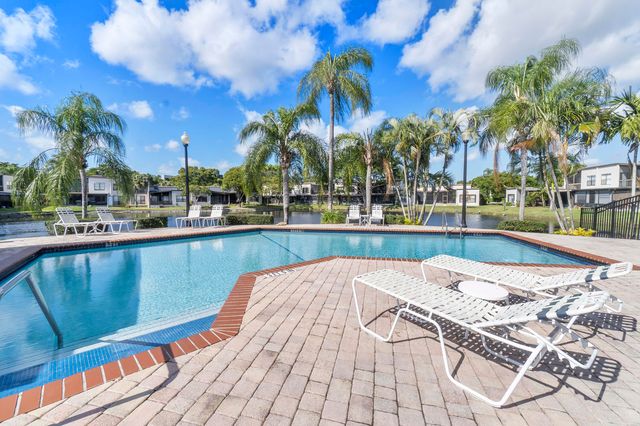 9717 N New River Canal Road 409, Plantation, FL 33324
