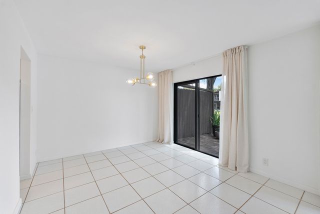 9717 N New River Canal Road 409, Plantation, FL 33324