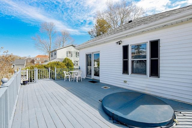 48 Elm Avenue, Fairhaven, MA 02719