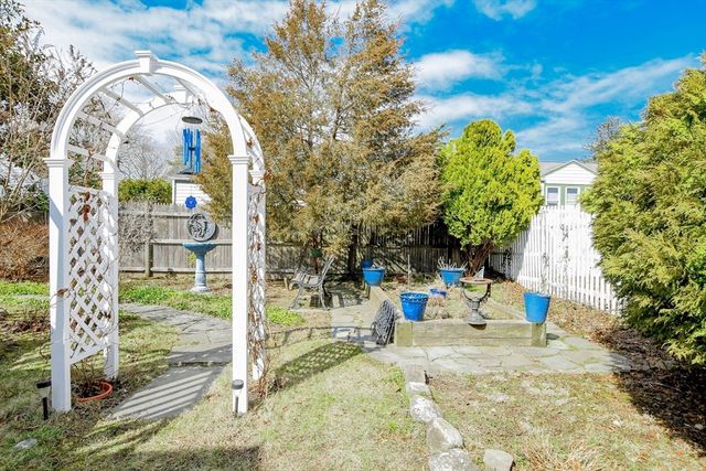 48 Elm Avenue, Fairhaven, MA 02719