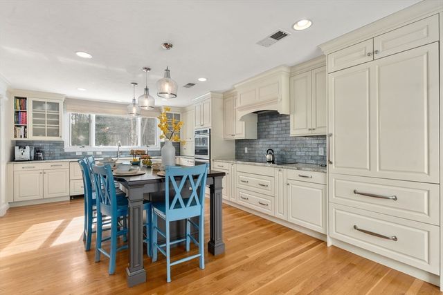 177 Bay Colony Drive, Westwood, MA 02090