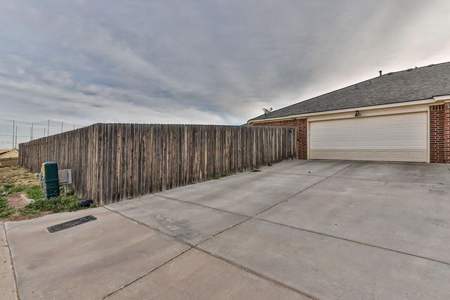 6702 Pontiac Avenue, Lubbock, TX 79424