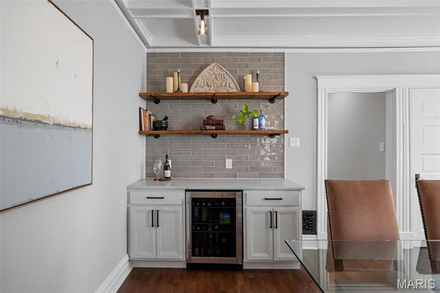 2706 Alhambra Court, St Louis, MO 63118