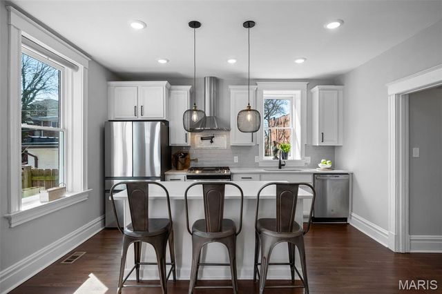 2706 Alhambra Court, St Louis, MO 63118