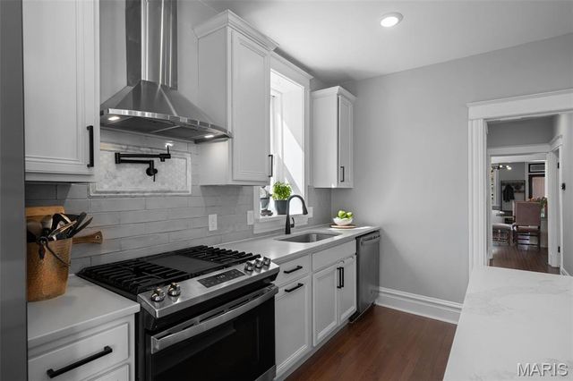 2706 Alhambra Court, St Louis, MO 63118