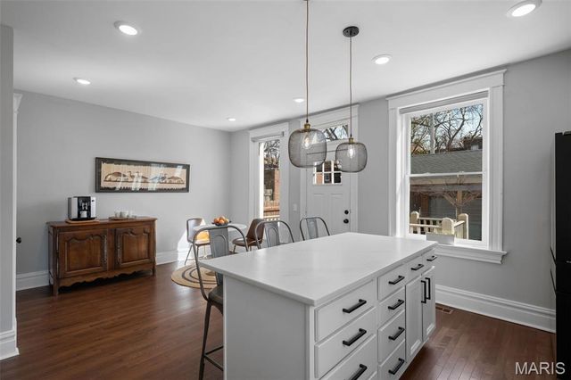 2706 Alhambra Court, St Louis, MO 63118