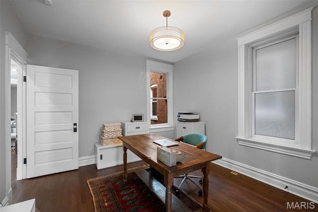 2706 Alhambra Court, St Louis, MO 63118