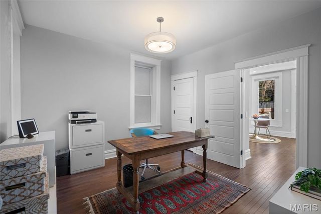 2706 Alhambra Court, St Louis, MO 63118