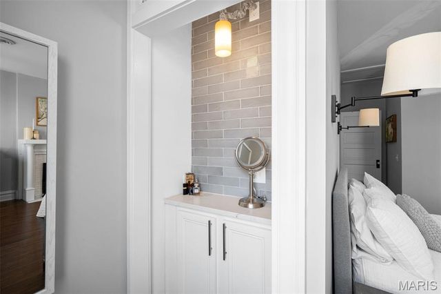 2706 Alhambra Court, St Louis, MO 63118